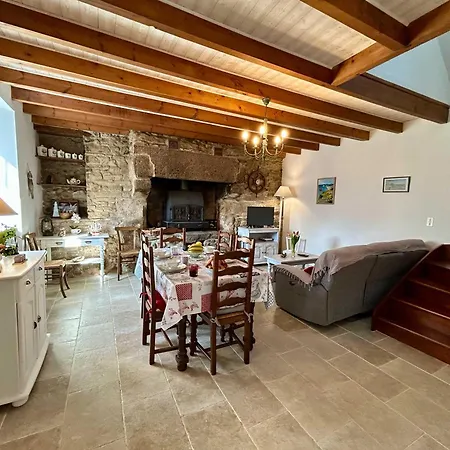 Pretty Charming Breton For 4 People Casa de Férias