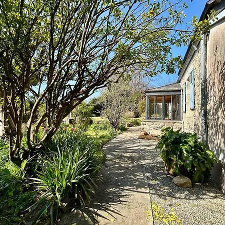 Pretty Charming Breton For 4 People Casa de Férias